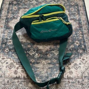 Eddie Bauer Men's Belt Bag in Green with Yellow Trim